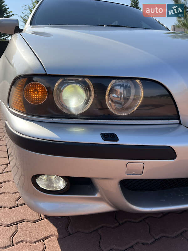 Седан BMW 5 Series 2002 в Чернівцях