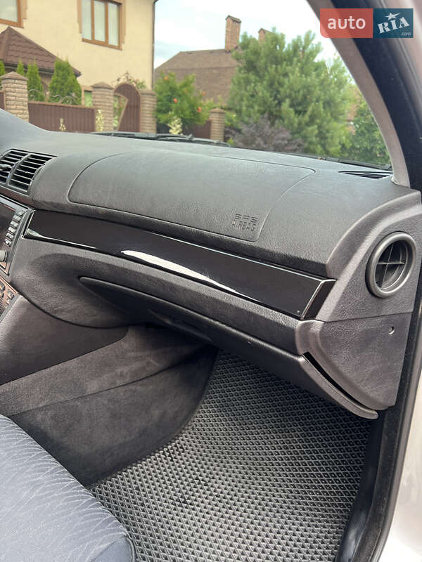 Седан BMW 5 Series 2002 в Чернівцях