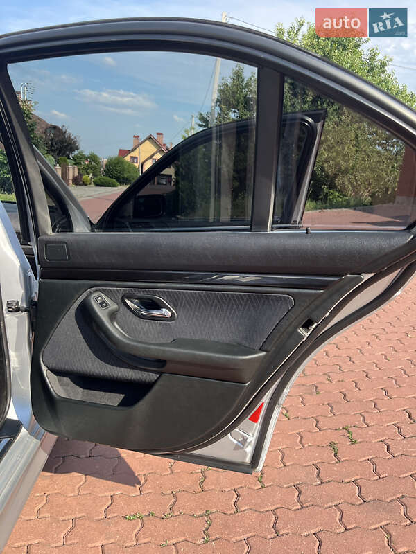 Седан BMW 5 Series 2002 в Чернівцях