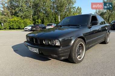 Седан BMW 5 Series 1989 в Чернігові