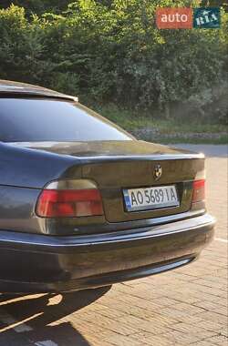 Седан BMW 5 Series 2000 в 