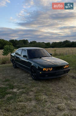 Седан BMW 5 Series 1991 в Полтаве