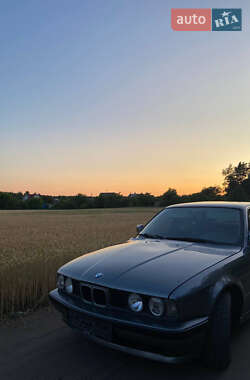 Седан BMW 5 Series 1992 в Белой Церкви