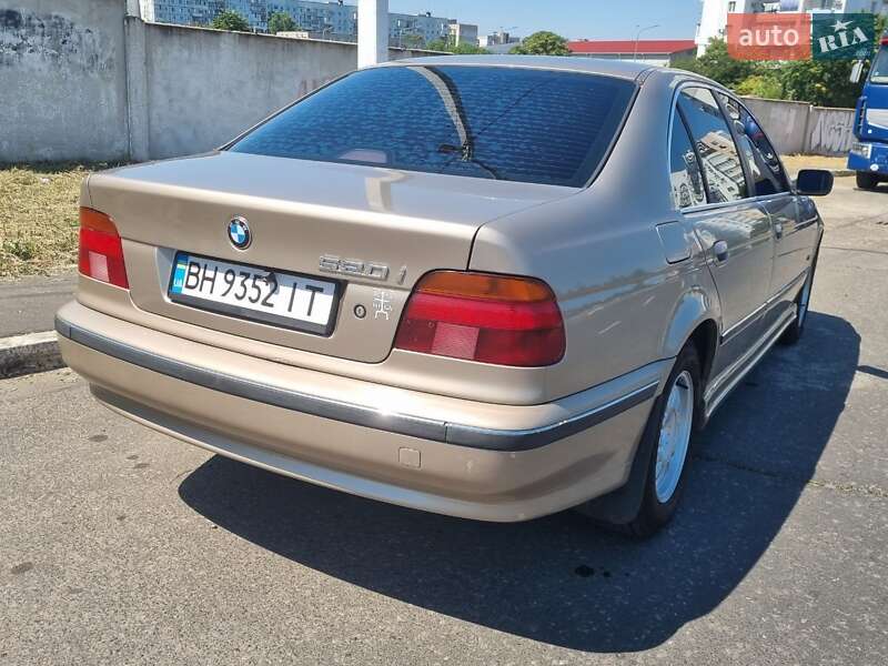 Седан BMW 5 Series 2000 в Одессе