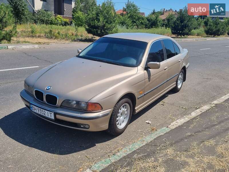 Седан BMW 5 Series 2000 в Одессе