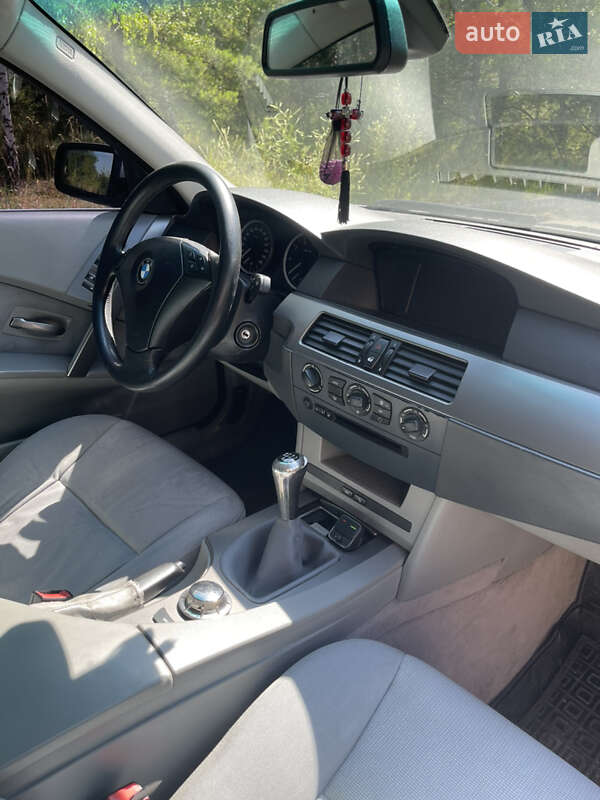 Седан BMW 5 Series 2003 в Киеве