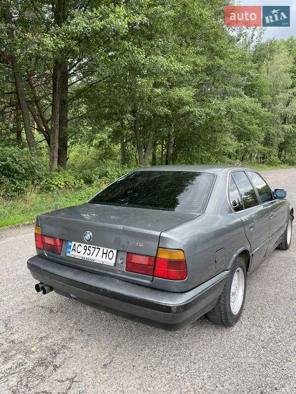 Седан BMW 5 Series 1990 в Ковелі