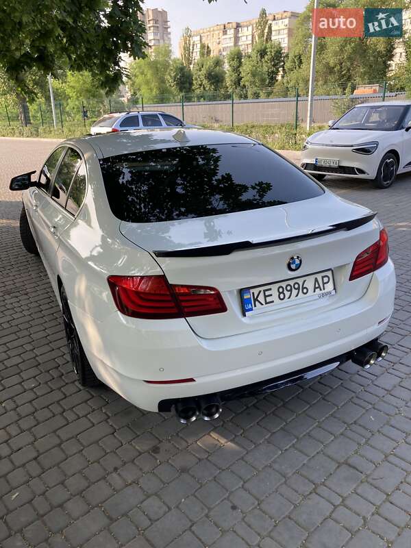 Седан BMW 5 Series 2012 в Каменском