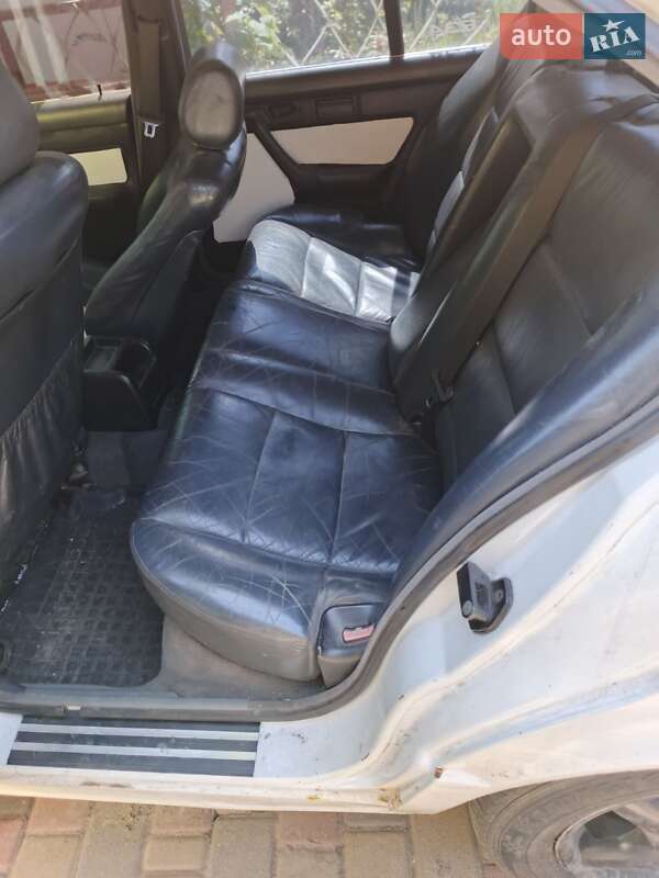 Седан BMW 5 Series 1985 в Киеве