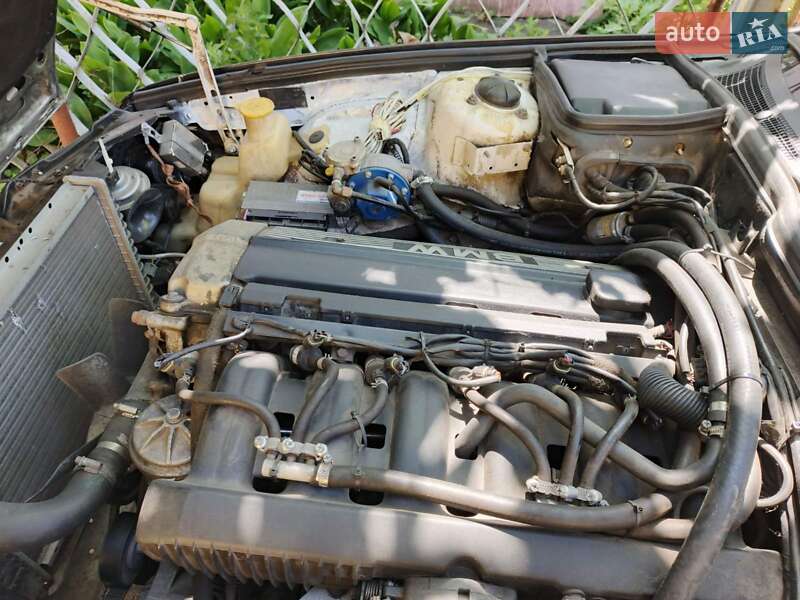 Седан BMW 5 Series 1985 в Киеве