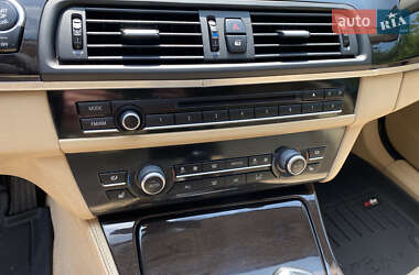 Седан BMW 5 Series 2013 в 