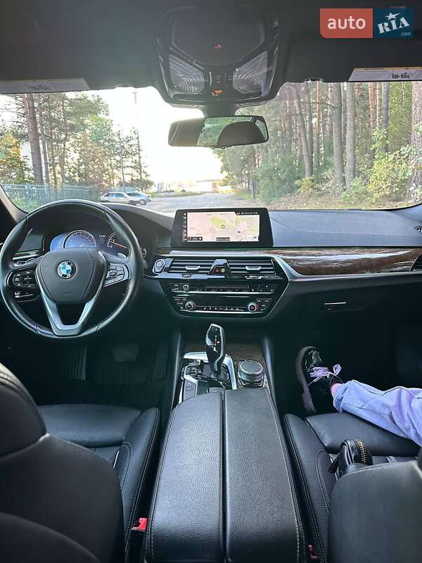 Седан BMW 5 Series 2018 в Львові