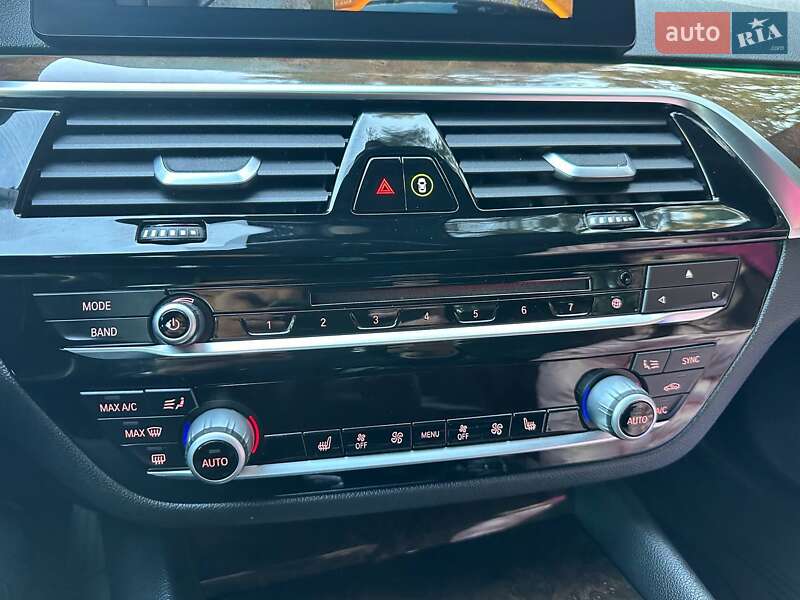 Седан BMW 5 Series 2018 в Львові