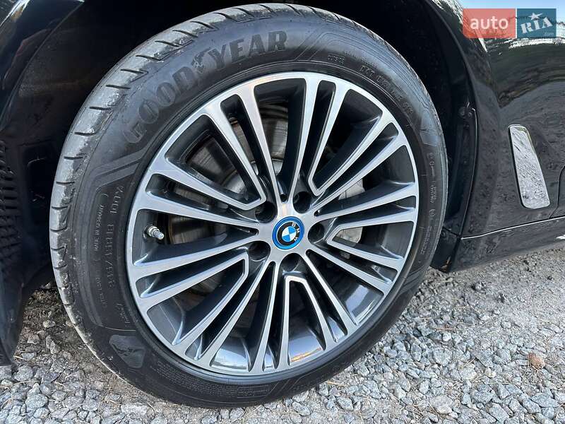 Седан BMW 5 Series 2018 в Львові