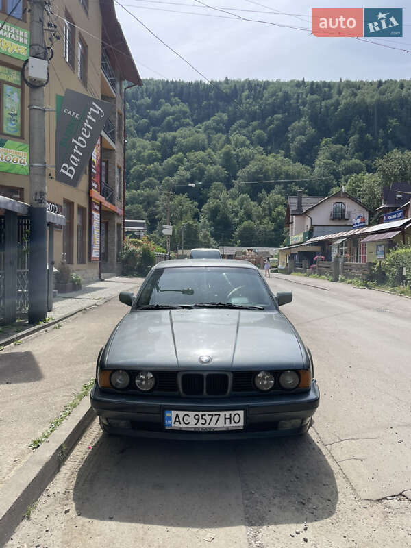 Седан BMW 5 Series 1990 в Ковелі