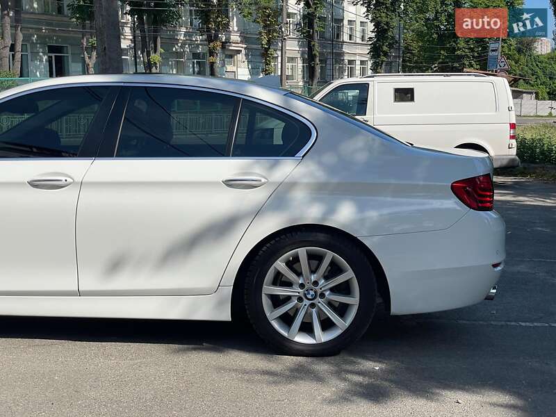 Седан BMW 5 Series 2015 в Києві