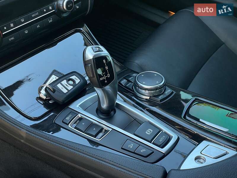 Седан BMW 5 Series 2015 в Києві