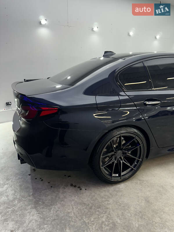 Седан BMW 5 Series 2017 в Львові