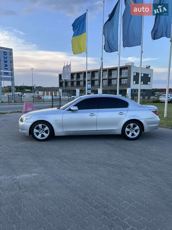 Седан BMW 5 Series 2005 в Львові