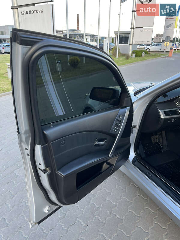 Седан BMW 5 Series 2005 в Львові