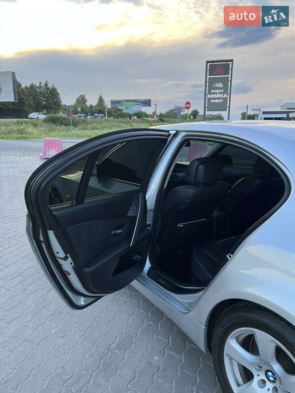 Седан BMW 5 Series 2005 в Львові