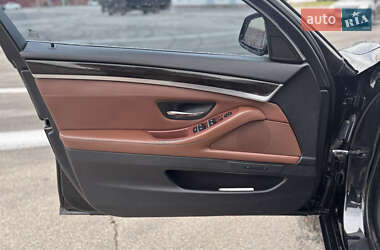 Седан BMW 5 Series 2011 в 