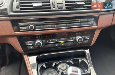 Седан BMW 5 Series 2011 в 
