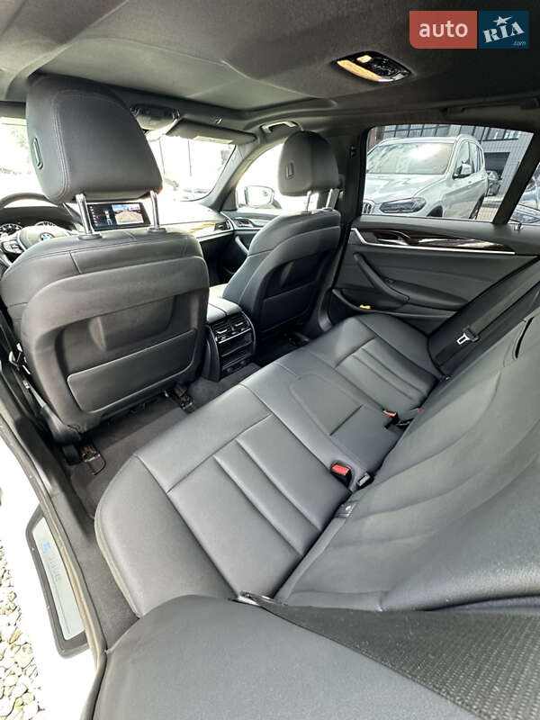 Седан BMW 5 Series 2019 в Івано-Франківську