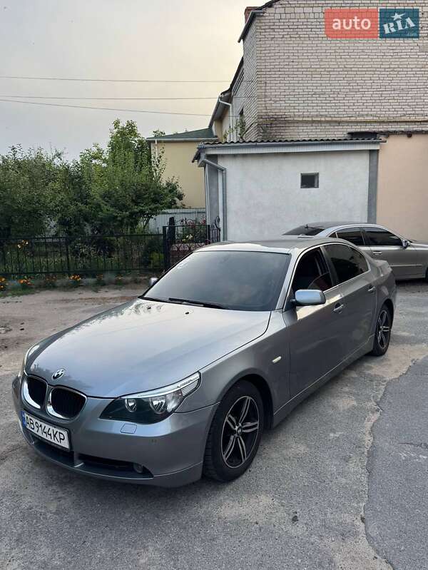 Седан BMW 5 Series 2004 в 