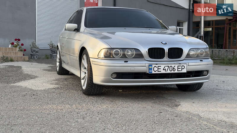 Седан BMW 5 Series 2000 в Черновцах