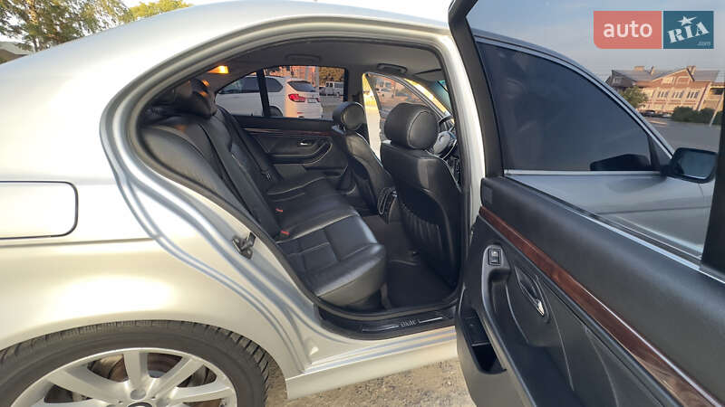 Седан BMW 5 Series 2000 в Черновцах