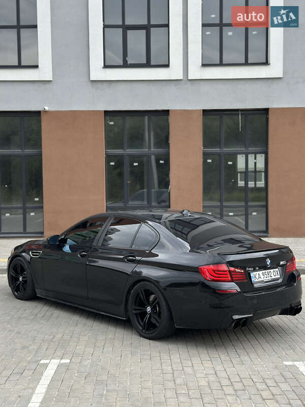 Седан BMW 5 Series 2010 в Львові