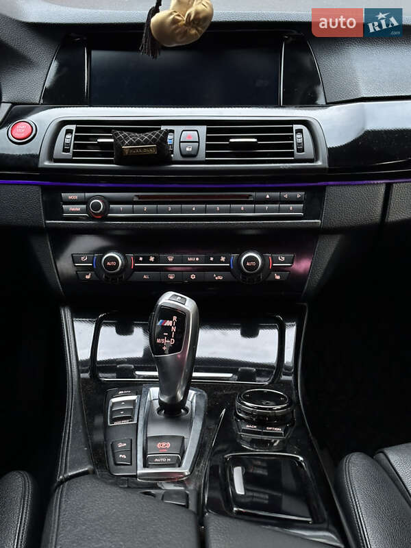 Седан BMW 5 Series 2010 в Львові