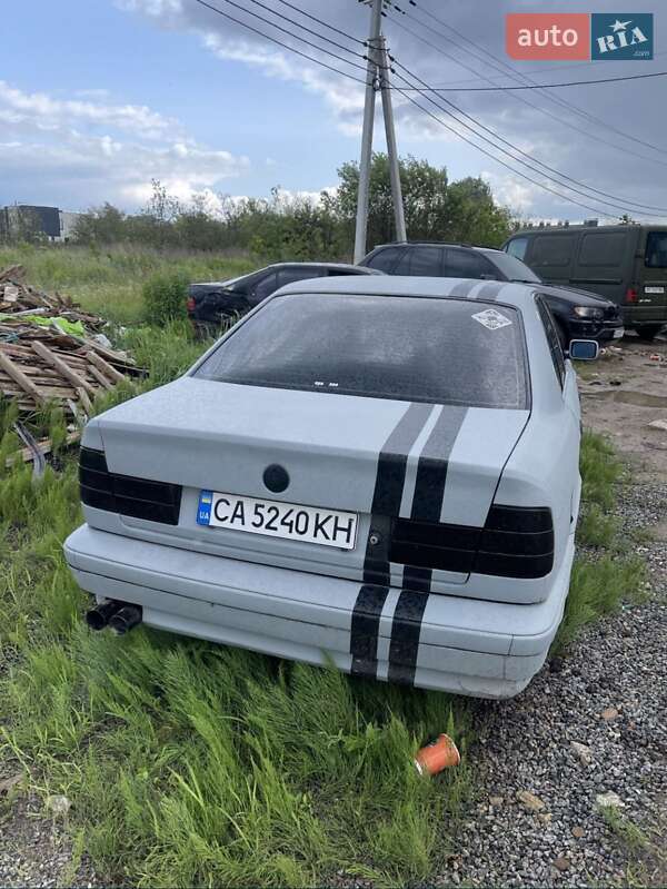 Седан BMW 5 Series 1993 в Броварах