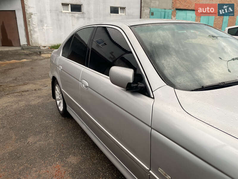 Седан BMW 5 Series 2002 в Харкові