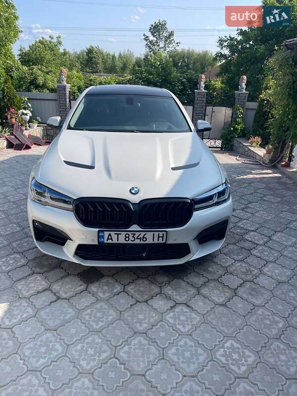 Седан BMW 5 Series 2016 в Ужгороді