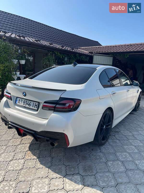 Седан BMW 5 Series 2016 в Ужгороді