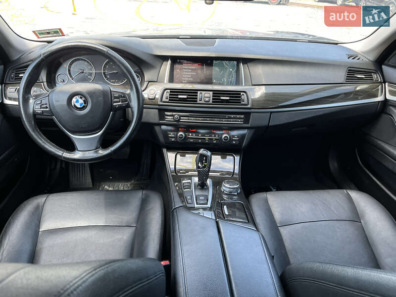 Седан BMW 5 Series 2015 в Львові