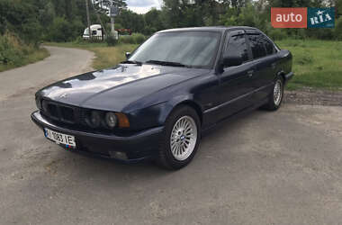 Седан BMW 5 Series 1994 в Києві