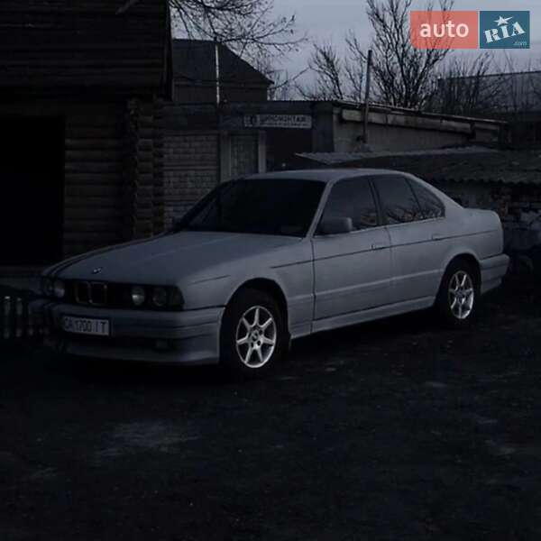 Седан BMW 5 Series 1993 в Броварах