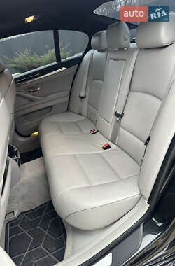 Седан BMW 5 Series 2012 в 