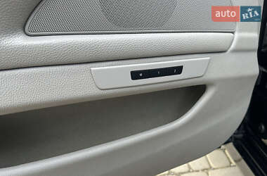Седан BMW 5 Series 2012 в 