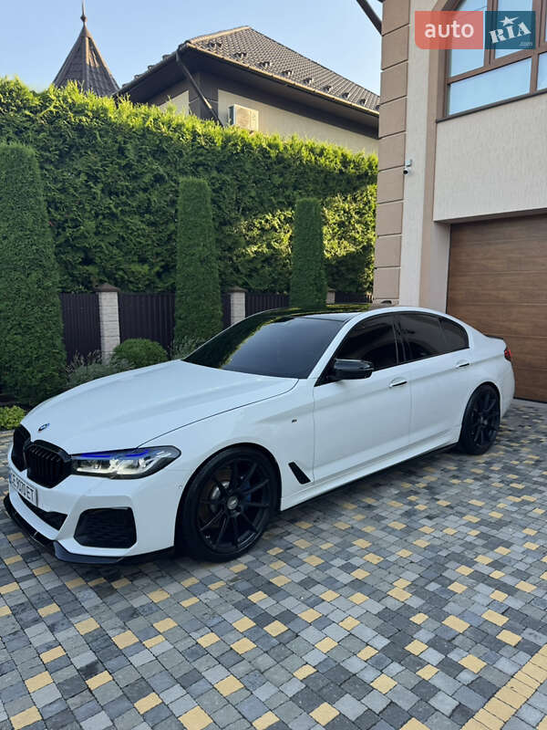 Седан BMW 5 Series 2017 в Черновцах
