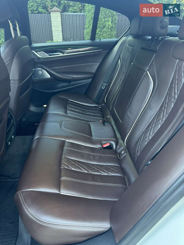 Седан BMW 5 Series 2017 в Черновцах