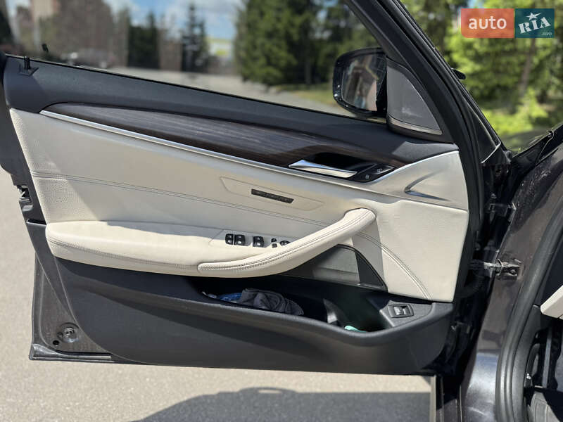 Седан BMW 5 Series 2017 в Тернополе