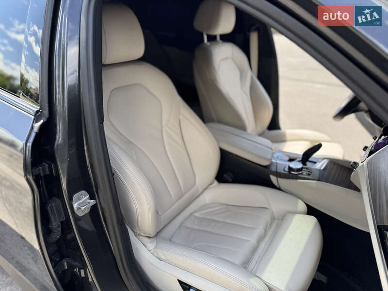 Седан BMW 5 Series 2017 в Тернополе