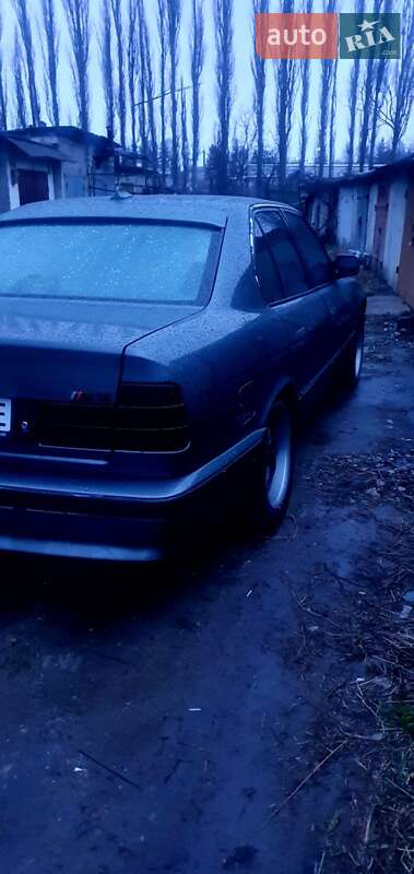Седан BMW 5 Series 1990 в Сокирянах