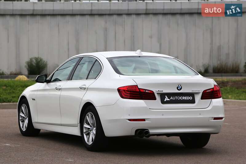 Седан BMW 5 Series 2014 в Киеве