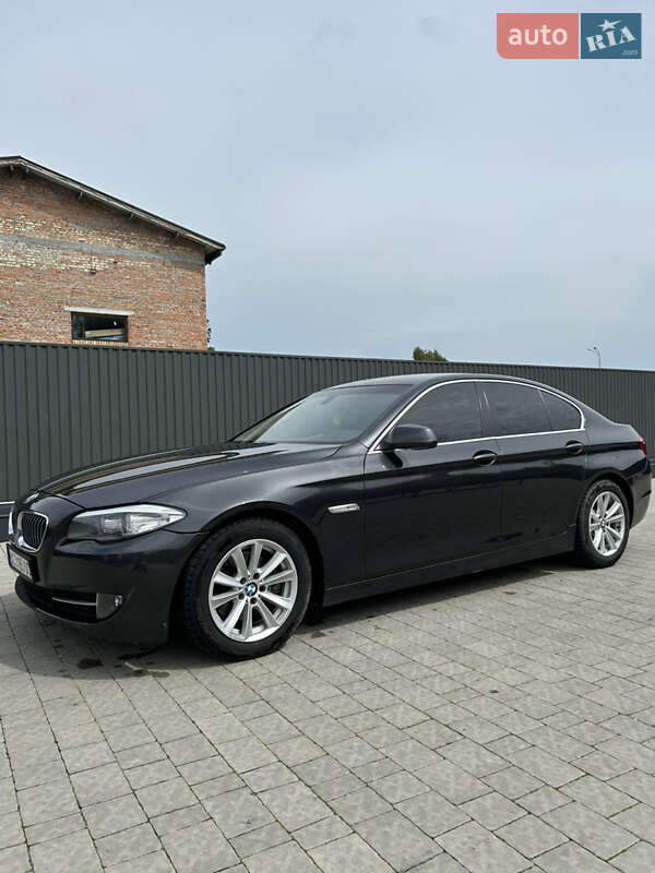 Седан BMW 5 Series 2011 в Львові