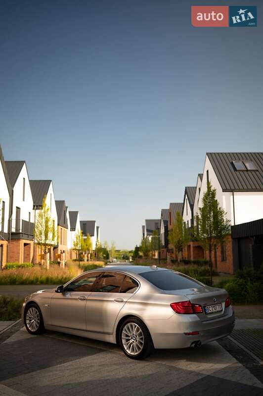 Седан BMW 5 Series 2013 в Львове